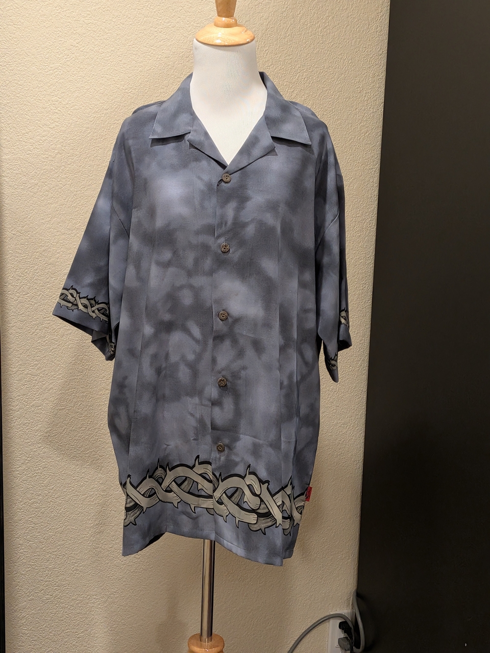 Vintage Pineapple Connection Gray Tribal Border Shirt L